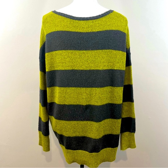 ⭐️ BDG ⭐️VINTAGE OVERSIZED KNIT RELAXED FIT V-NECK PULLOVER SWEATER SIZE XS/S - Picture 3 of 11